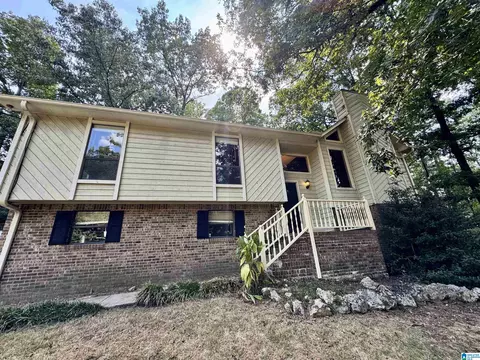 224 Redwood Dr, Maylene, AL 35114