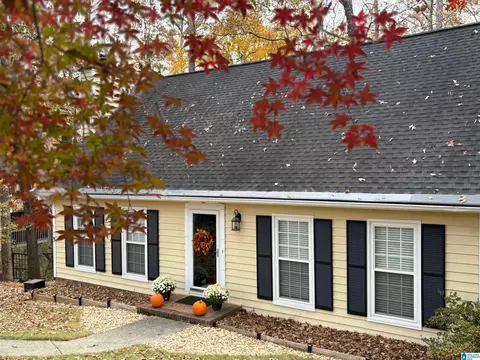 2104 Crossridge Ln, Hoover, AL 35244