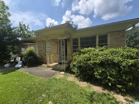 1629 Lake Dr NE, Center Point, AL 35215