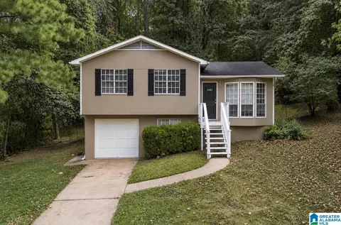 5843 Brenda Dr, Trussville, AL 35173