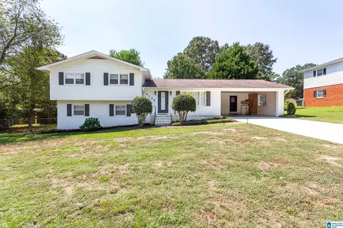 4132 Brierwood Ln, Anniston, AL 36207
