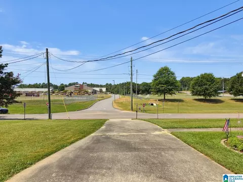 Exterior - 521 Warrior Dr, Alabaster, AL 35007 photo 8 of 10