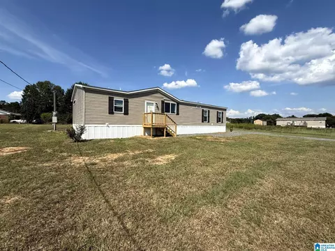 27 Willow Cir, Moundville, AL 35474