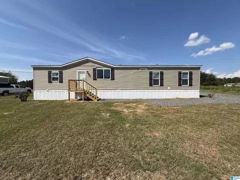 27 Willow Cir, Moundville, AL 35474