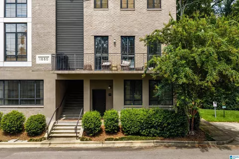 1880 Red Mountain Ln #D, Birmingham, AL 35223