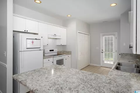 7566 Spencer Ln, Helena, AL 35080