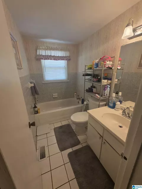 Bath - 433 Twilly Loop, Quinton, AL 35130 photo 1 of 3