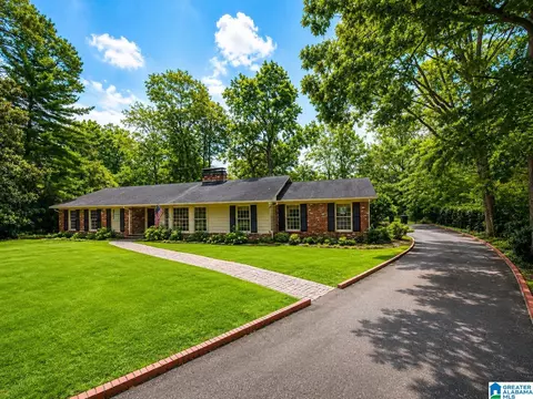 3349 S Brookwood Ln, Mountain Brook, AL 35223