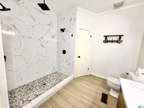 Bath - 717 Wyatt Rd, Clanton, AL 35045 photo 3 of 8