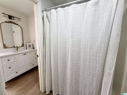 Bath - 717 Wyatt Rd, Clanton, AL 35045 photo 5 of 8
