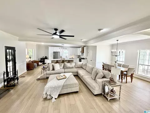 Living - 717 Wyatt Rd, Clanton, AL 35045 photo 1 of 2