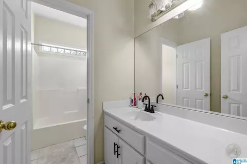 Bath - 214 Buck Cir, Clanton, AL 35045 photo 2 of 4