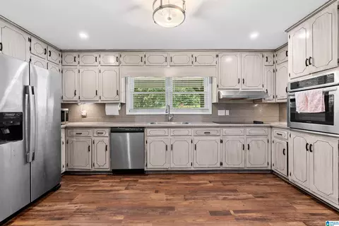 Kitchen - 165 Brewer Ln, Warrior, AL 35180 photo 1 of 3