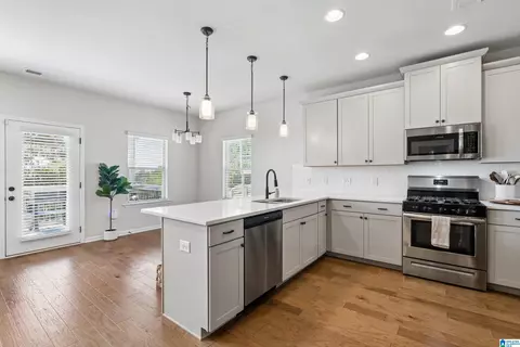 8657 Highlands Dr, Trussville, AL 35173