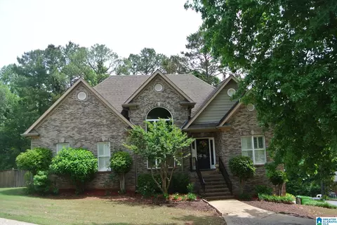 150 Crestview Cir, Trussville, AL 35173