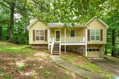 6822 Charles Dr, Trussville, AL 35173
