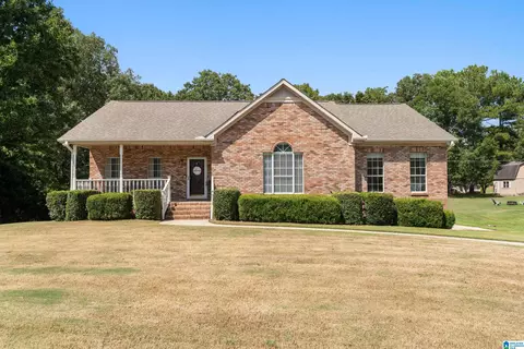 6621 Red Leaf Ln, Hueytown, AL 35023