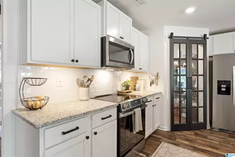 Kitchen - 4161 Brookside Dr, Mount Olive, AL 35117 photo 2 of 3