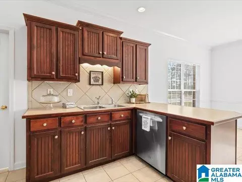 Kitchen - 20 Deer Trce, Clanton, AL 35045 photo 3 of 5