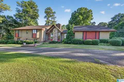Exterior - 501 Pineview Rd, Clanton, AL 35045 photo 9 of 17