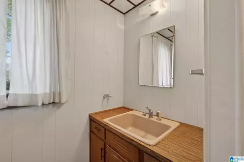 Bath - 501 Pineview Rd, Clanton, AL 35045 photo 6 of 7
