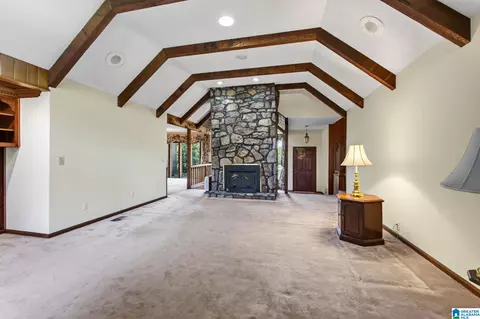 Living - 501 Pineview Rd, Clanton, AL 35045 photo 2 of 3