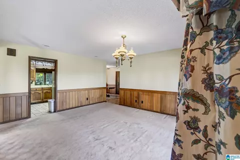 Dining - 501 Pineview Rd, Clanton, AL 35045 photo 3 of 3