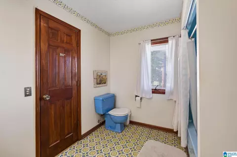 Bath - 501 Pineview Rd, Clanton, AL 35045 photo 3 of 7