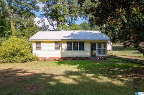 302 Craddock Ave, Sylacauga, AL 35150