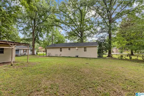 Exterior - 1014 3rd Ave NW, Alabaster, AL 35007 photo 4 of 6
