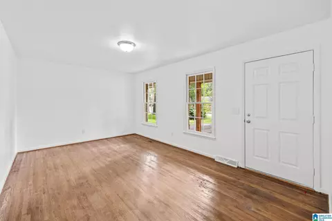 Living - 1014 3rd Ave NW, Alabaster, AL 35007 photo 2 of 2
