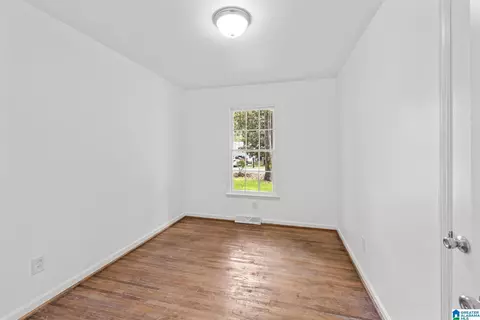 Bedroom - 1014 3rd Ave NW, Alabaster, AL 35007 photo 1 of 3