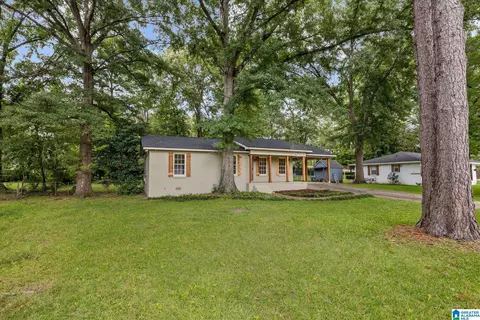 Exterior - 1014 3rd Ave NW, Alabaster, AL 35007 photo 6 of 6