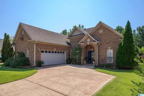 160 Oak Leaf Ct, Pell City, AL 35125