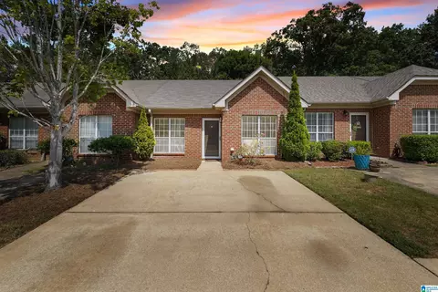 2791 Southwood Ln, Bessemer, AL 35022