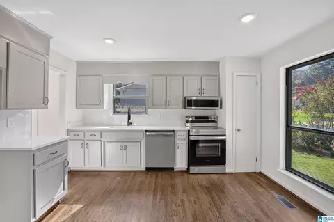 Kitchen - 1816 Apache Way, Alabaster, AL 35007 photo 1 of 2