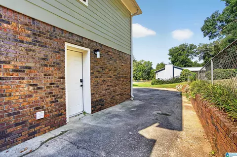 Exterior - 1816 Apache Way, Alabaster, AL 35007 photo 15 of 17