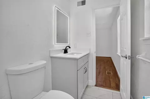Bath - 1816 Apache Way, Alabaster, AL 35007 photo 4 of 4