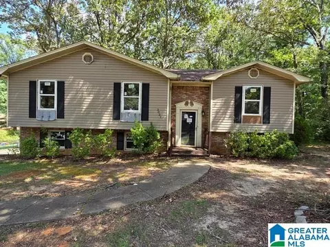 3031 Lone Oak Rd, Bessemer, AL 35023