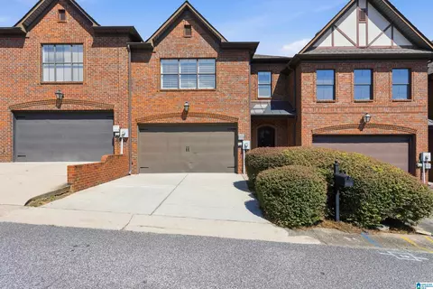 648 Flag Cir, Hoover, AL 35226