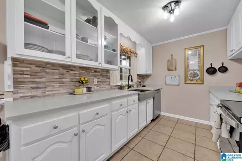 Kitchen - 304 W 6th St, Jasper, AL 35501 photo 2 of 4