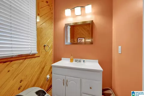 Bath - 304 W 6th St, Jasper, AL 35501 photo 1 of 3