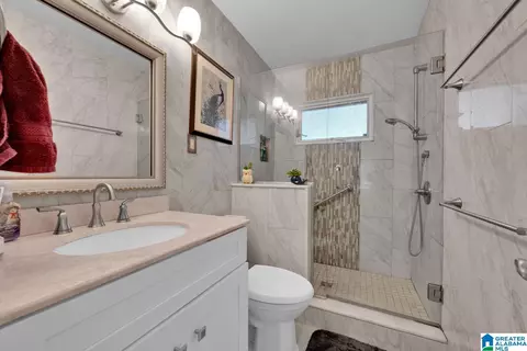 Bath - 304 W 6th St, Jasper, AL 35501 photo 2 of 3