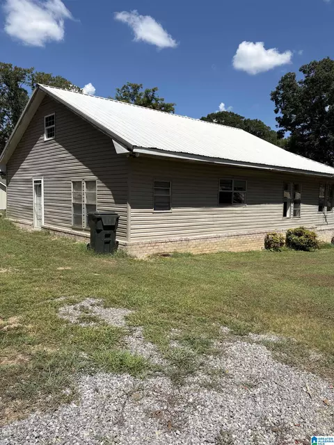 Exterior - 612 3rd Pl, Jasper, AL 35501 photo 3 of 4