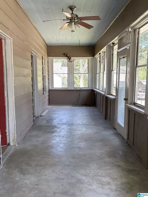 Exterior - 612 3rd Pl, Jasper, AL 35501 photo 2 of 4