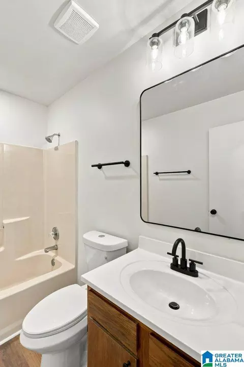 Bath - 173 Ruby Richardson Dr, Killen, AL 35645 photo 3 of 3