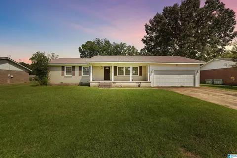 604 Cherokee Ln NW, Hartselle, AL 35640