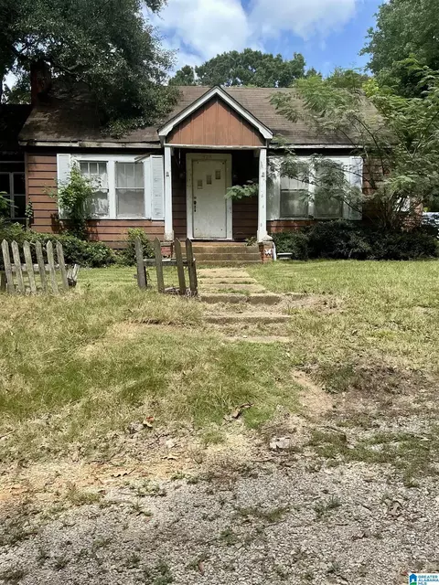 928 N North St E, Talladega, AL 35160