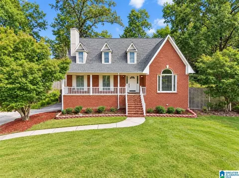 123 Black Walnut Ln, Trussville, AL 35173