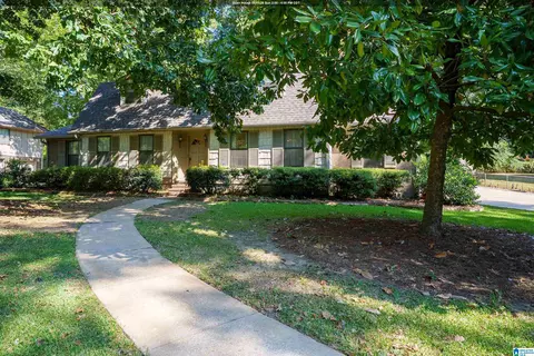 2901 Wisteria Dr, Hoover, AL 35216